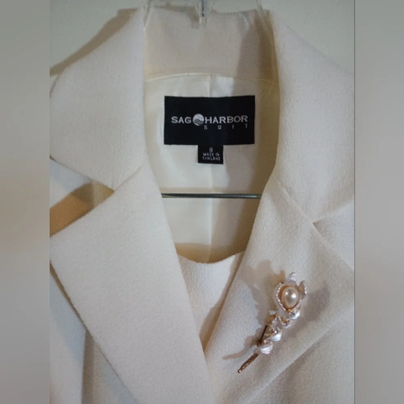 Sag harbor size 8 women's two-piece skirt/suit beautiful, like new - Picture 2 of 3